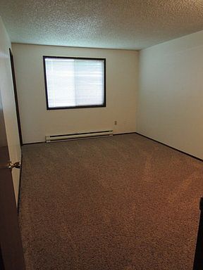 4th image of 642 SE 32nd Ct