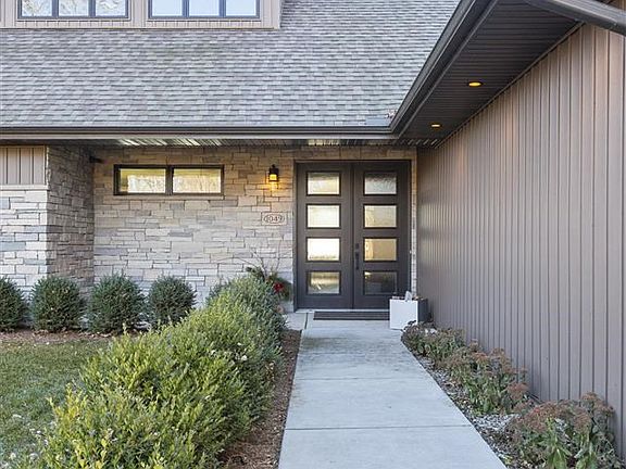 3rd image of 1049 Brighton Dr
