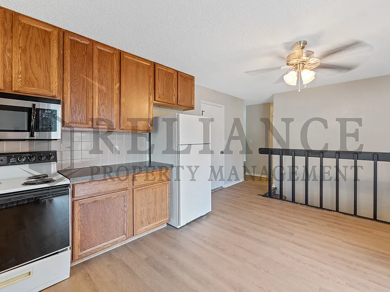 10919 W Nantucket St — Photo 8