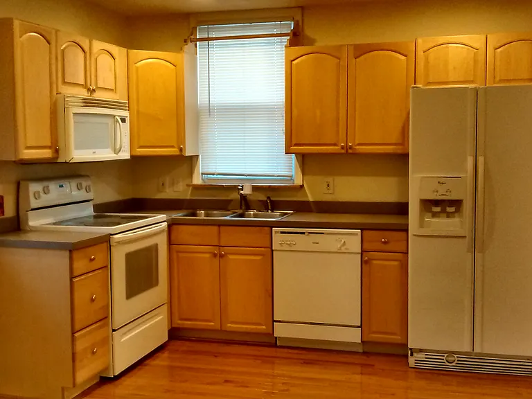 43 S Howard Ave — Photo 1
