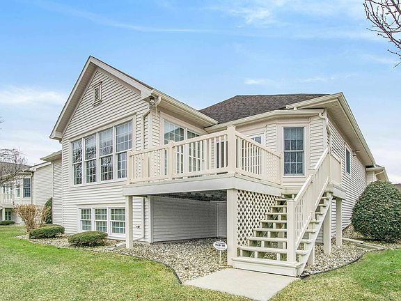 2nd image of 1821 Woodgate Dr