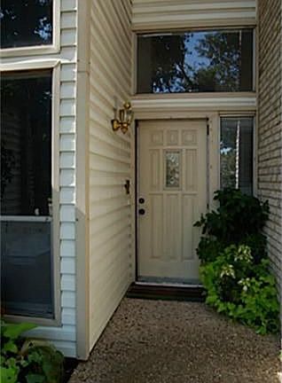 2nd image of 6929 Kingshollow Dr
