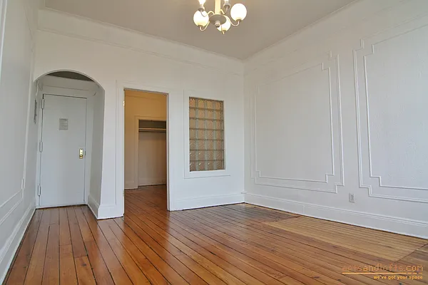 Rented by aptsandlofts.com | media 13