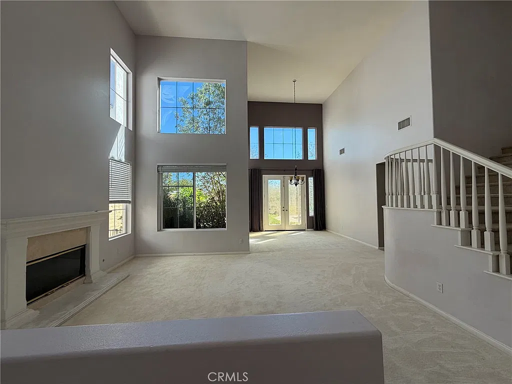 4 bed, 4.5 bath, 3458 sqft, $8,500 — Photo 3