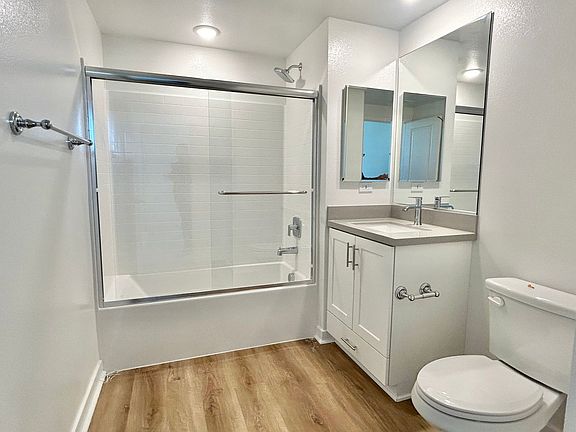 5th image of 1024 W Romneya Dr #200