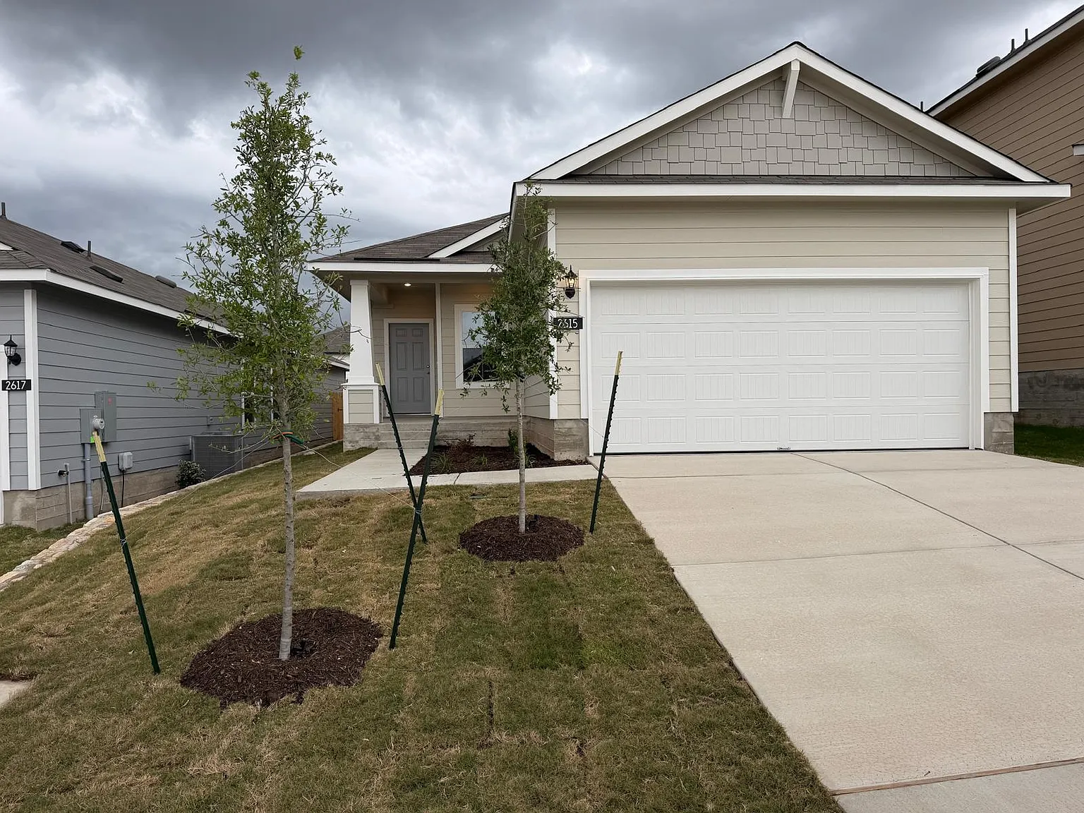 4 bed, 1468 sqft, $2,195 — Photo 2