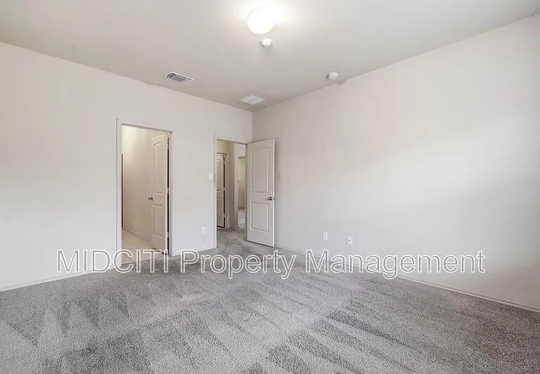 205 Tallow Trl — Photo 14