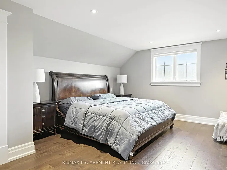 597 Old York Rd — Photo 28