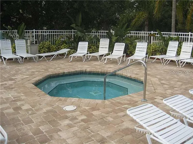 2411 Silver Palm Dr — Photo 20