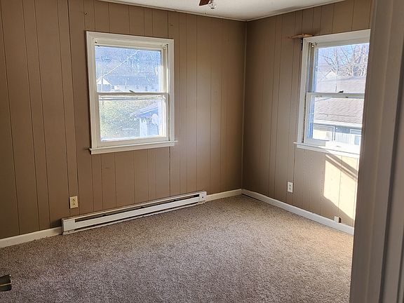 5th image of 203 W Jackson St APT 6