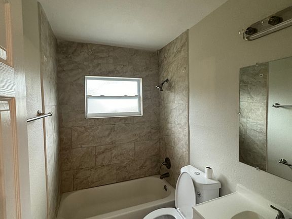 3rd image of 2391 Avenue D SW