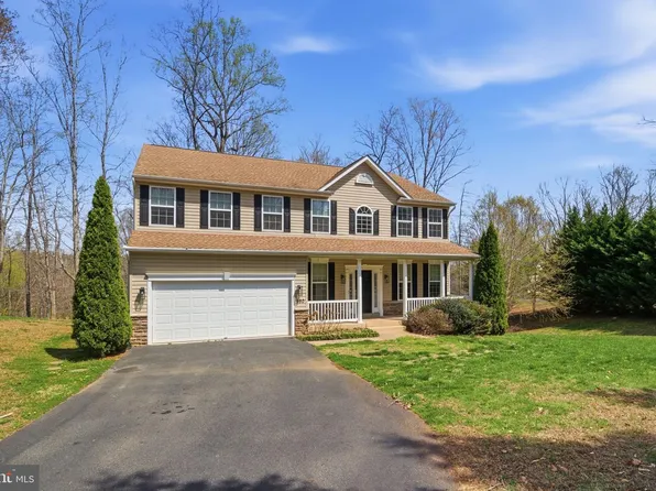 950 Grouse Pointe Dr, Stafford, VA 22556