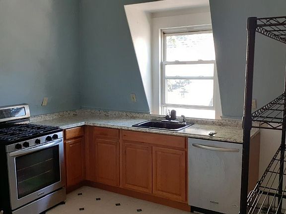3rd image of 3 Willow Ave #2