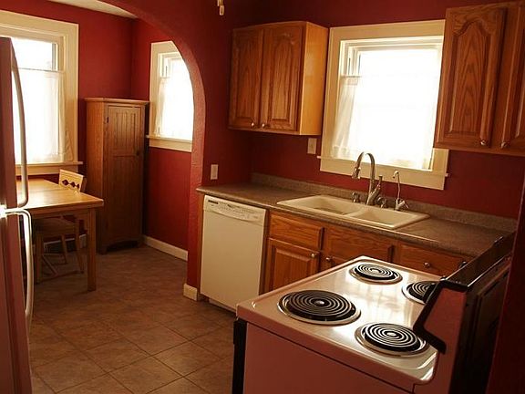 5th image of 834 S 34th St