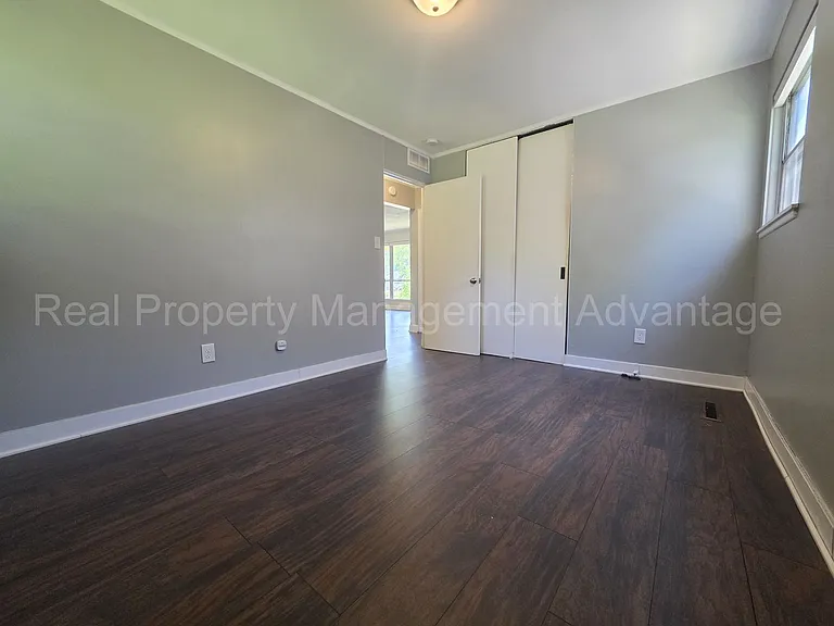 22041 Jerome St — Photo 13