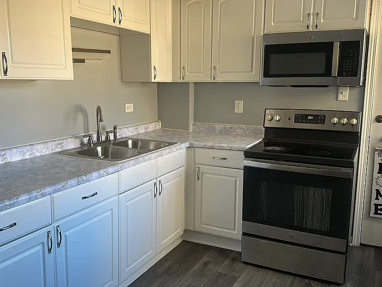 10110 S Pulaski Rd #2E — Photo 3