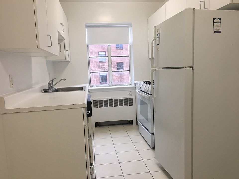 2nd image of 72 Saint Paul St #207F