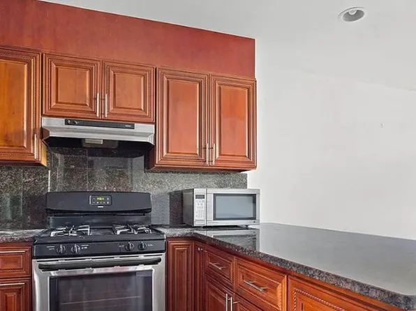 10-25 47th Road image 1 of 12