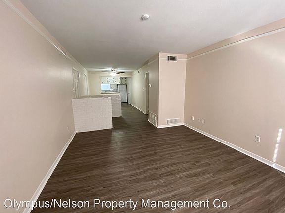 3rd image of 500 Willow Dr APT A8