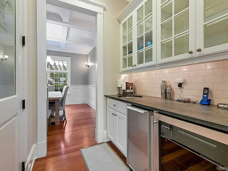 580 Lloyds Ln — Photo 16