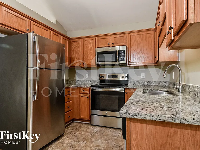 3922 Bluestem Dr — Photo 6