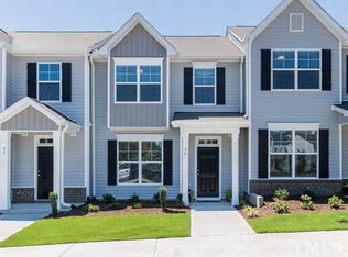 102 Harvest Oaks Ln, Durham, NC 27703