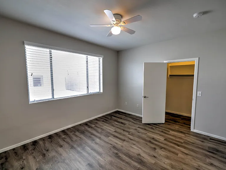 933 E Park Modern Dr — Photo 18