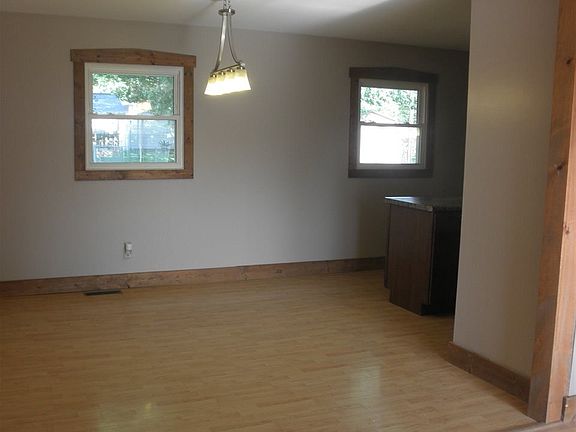 5th image of 103 S Maxine Dr