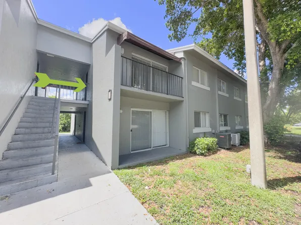 1201 Lake Victoria Drive #P, West Palm Beach, FL 33411