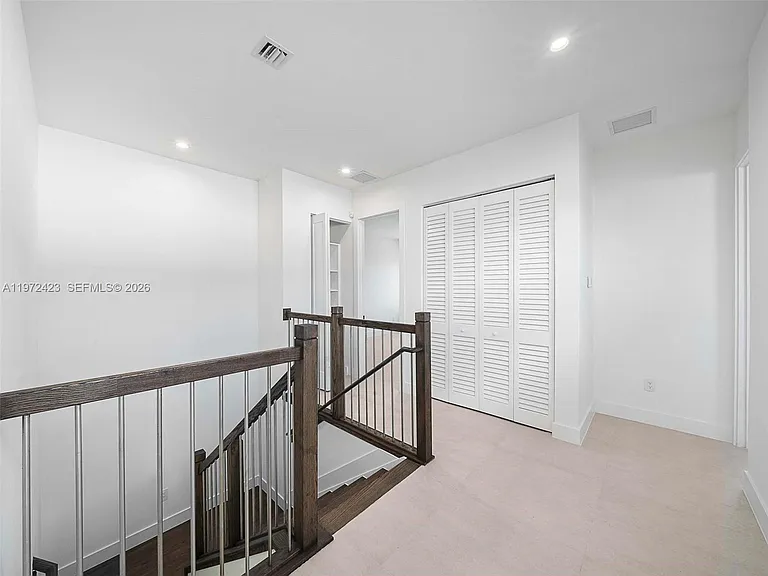 5718 Ashwood Cir W — Photo 81