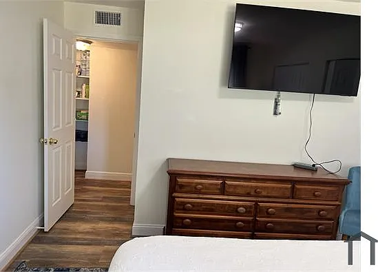 2530 Peachwood Cir NE #4 — Photo 4