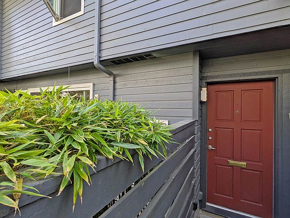 2nd image of 1339 Chestnut St
