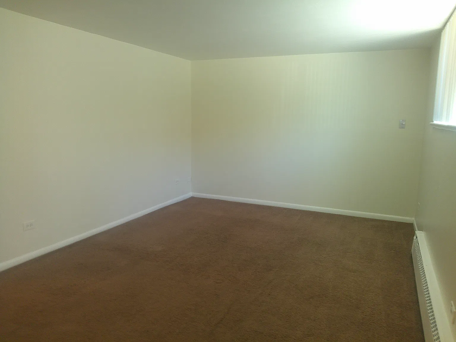 560 S Fairfax St — Photo 3