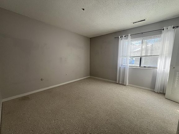 4th image of 59 Highwood Dr #1