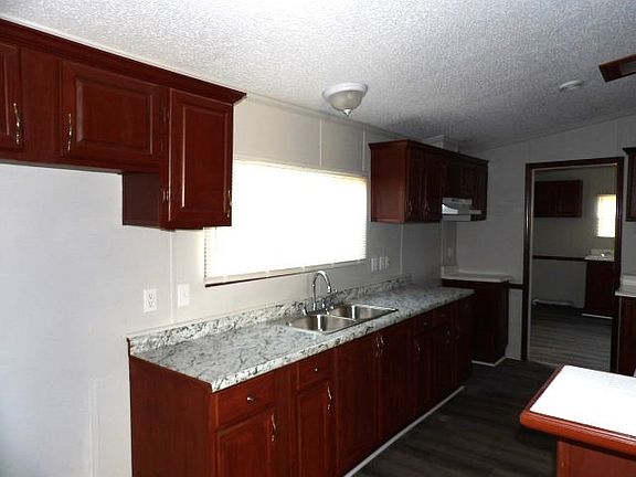 4th image of 465 Bradford Dr
