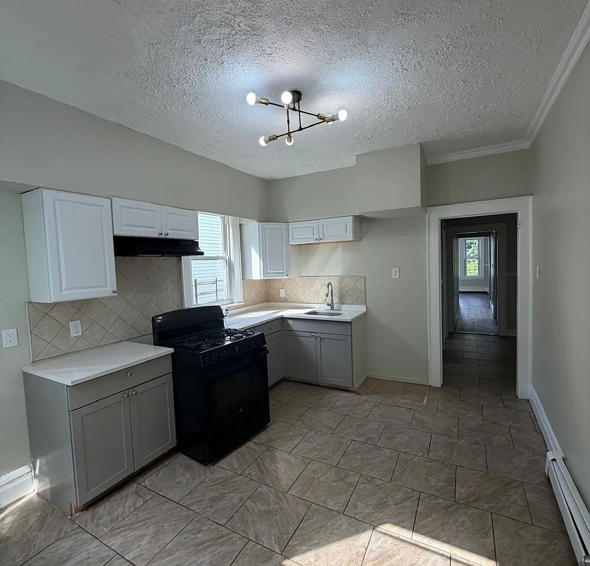 3 bed, $2,100 — Photo 1