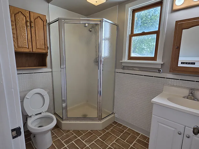 709 Dewitt Ave — Photo 16