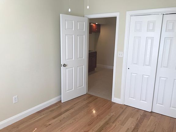 2nd image of 835 Saratoga St #3