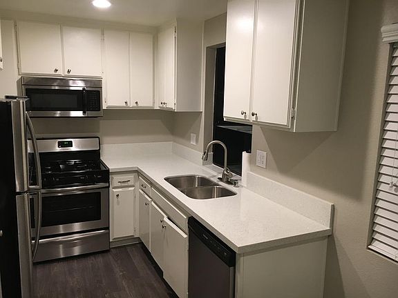 5th image of 4510 34th St Unit 6