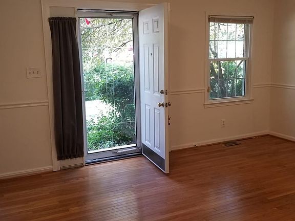 4th image of 6260 Paddington Ln