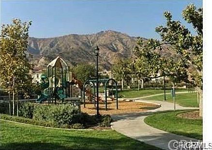 3rd image of 867 E Mountain Way Unit D