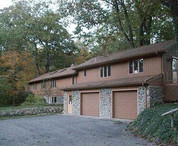 2nd image of 4907 Basswood St