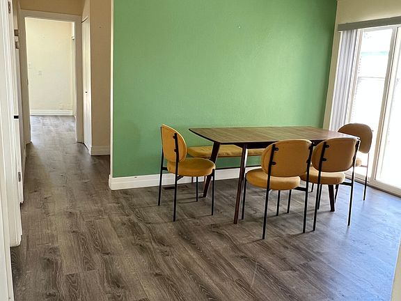 5th image of 3271 N Sandspring Dr