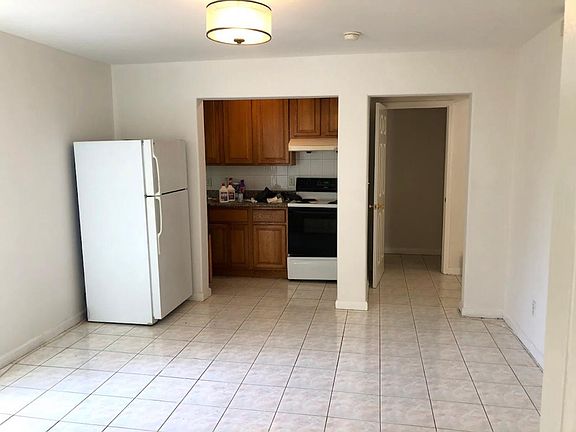 3rd image of 2329 19th Ave #C