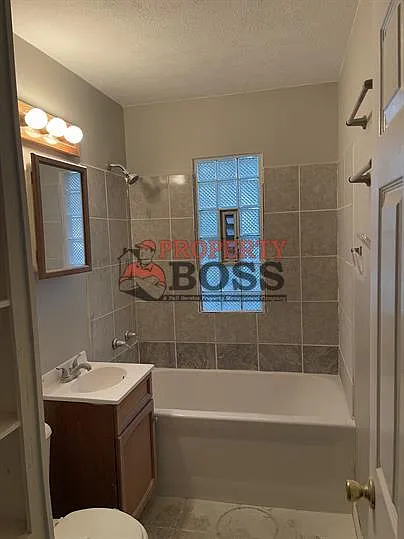 6126 E 3rd Ave — Photo 5