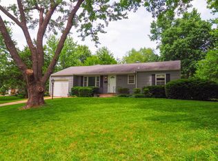 8021 Reeds Rd, Prairie Village, KS 66208