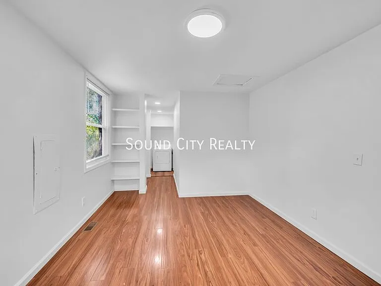 3232 Hinkle Dr — Photo 15