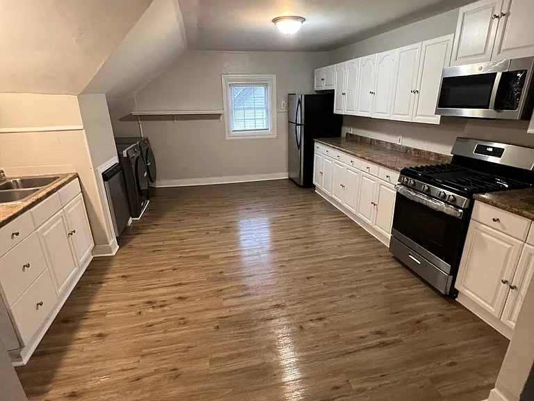 63 Cypress St #3 — Photo 1