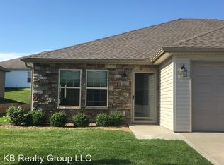 126 SW Rose Garden Ln, Blue Springs, MO 64064