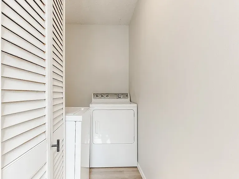 320 E Wayne Ave #C — Photo 6